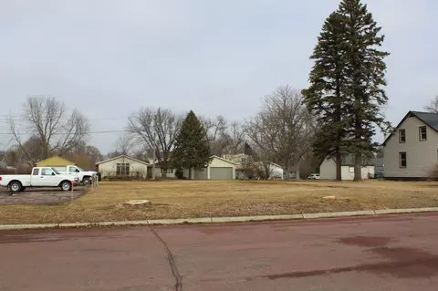 51 Chestnut St E, Trimont, MN 56176