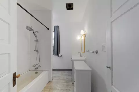 Bath - 711 8th St NW, Austin, MN 55912 photo 1 of 1