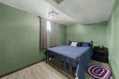 Bedroom - 711 8th St NW, Austin, MN 55912 photo 6 of 7