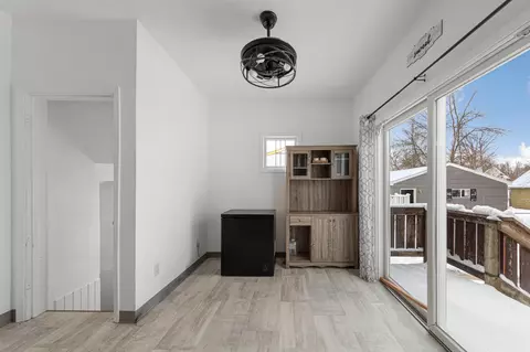 Entry Way - 711 8th St NW, Austin, MN 55912 photo 3 of 3