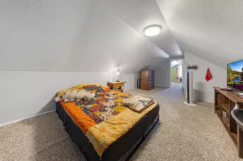 Bedroom - 711 8th St NW, Austin, MN 55912 photo 3 of 7