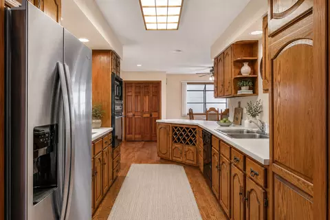 Kitchen - 4936 Edgewater Dr, Mound, MN 55364 photo 2 of 2