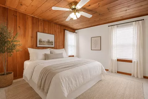 Bedroom - 4936 Edgewater Dr, Mound, MN 55364 photo 1 of 2