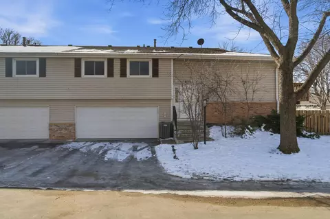 1219 Timbershore Ln, Eagan, MN 55123