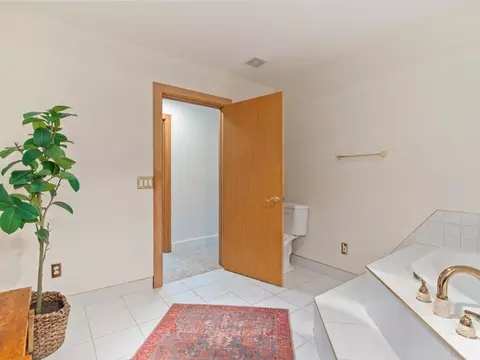 Bath - 1306 Park St, Brainerd, MN 56401 photo 4 of 4