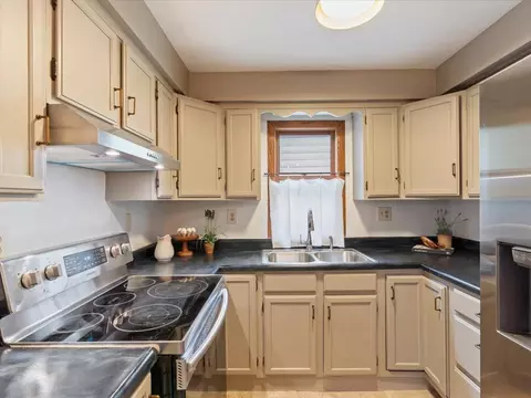 Kitchen - 1306 Park St, Brainerd, MN 56401 photo 1 of 1