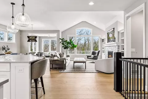 7100 Highland Ct, Eden Prairie, MN 55346
