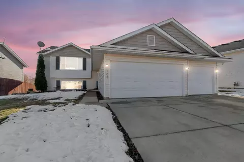 109 Gambrelle Ct, Mankato, MN 56001