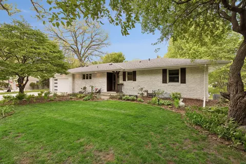 16300 Highwood Dr, Minnetonka, MN 55345