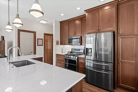Kitchen - 4134 Oakbrooke Trl, Eagan, MN 55122 photo 1 of 6