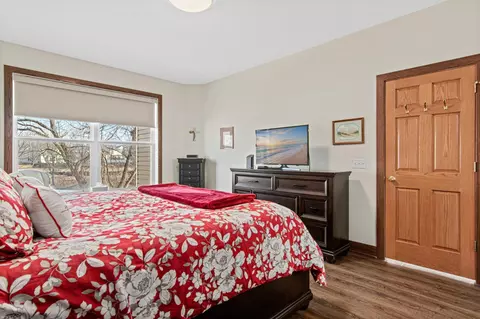 Bedroom - 4134 Oakbrooke Trl, Eagan, MN 55122 photo 4 of 4