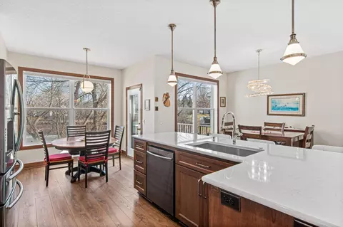 Kitchen - 4134 Oakbrooke Trl, Eagan, MN 55122 photo 4 of 6