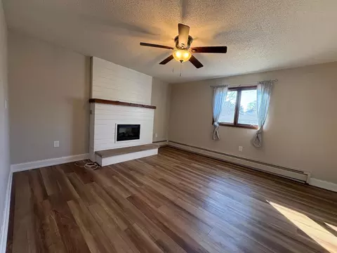 Living - 35 3rd St SE, Plainview, MN 55964 photo 2 of 4