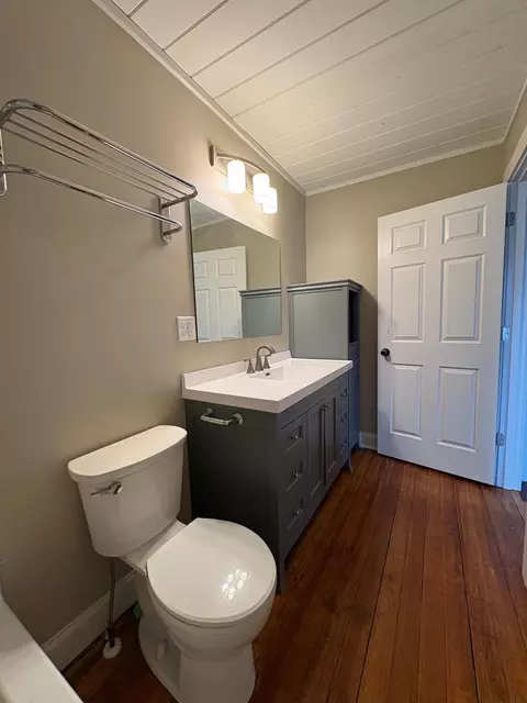 Bath - 35 3rd St SE, Plainview, MN 55964 photo 3 of 3