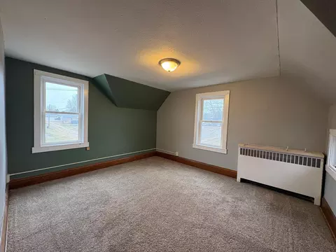 Bedroom - 35 3rd St SE, Plainview, MN 55964 photo 3 of 7