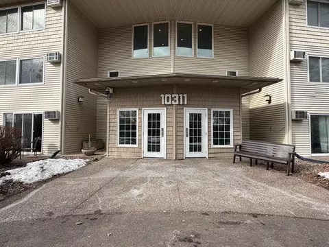 10311 Cedar Lake Rd #111, Hopkins, MN 55305