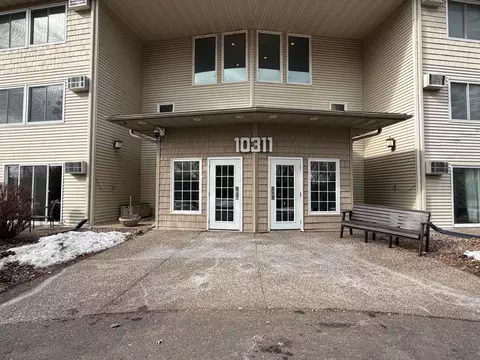 10311 Cedar Lake Rd #111, Hopkins, MN 55305