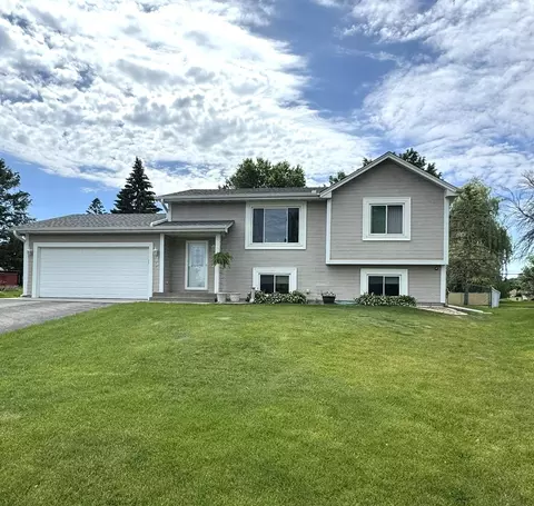 4748 Erickson Dr, New Hope, MN 55428