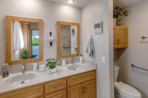 Bath - 14740 Fairway Dr, Baxter, MN 56425 photo 1 of 4