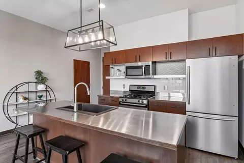 5601 Smetana Dr #418, Minnetonka, MN 55343