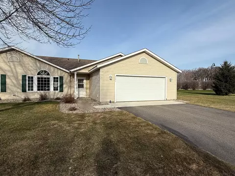 2057 Black Squirrel Trl, North Mankato, MN 56003