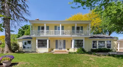 901 Clear Lake Dr, Waseca, MN 56093