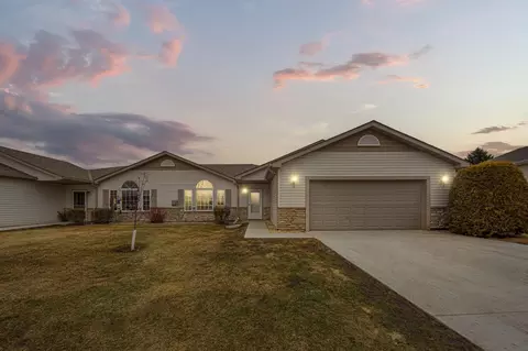 Exterior - 1111 25th Ave NW, Faribault, MN 55021 photo 2 of 7