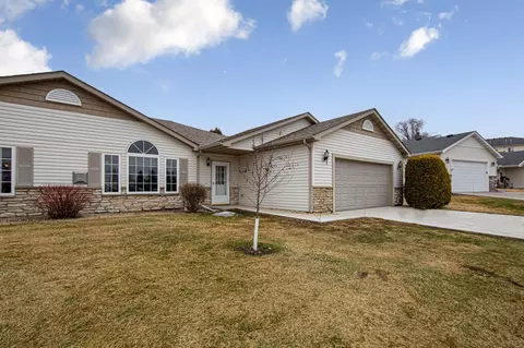 Exterior - 1111 25th Ave NW, Faribault, MN 55021 photo 3 of 7