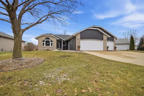 1437 Nottingham Dr, Owatonna, MN 55060