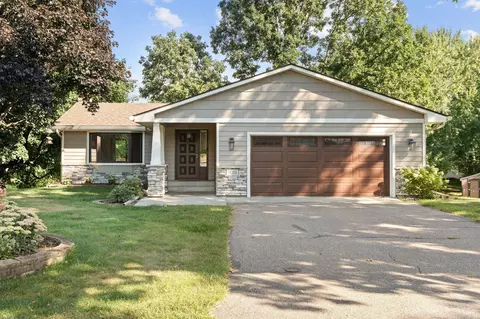 18208 Valley View Rd, Eden Prairie, MN 55346
