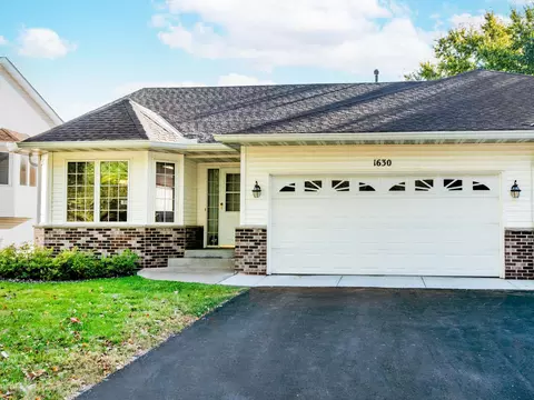 1630 Mackubin St, Saint Paul, MN 55117