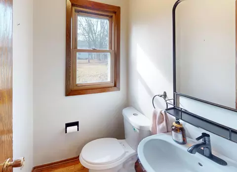 Bath - 1915 6th Ave NW, Austin, MN 55912 photo 1 of 3