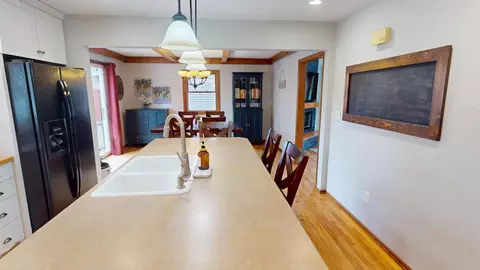 Kitchen - 1915 6th Ave NW, Austin, MN 55912 photo 3 of 5
