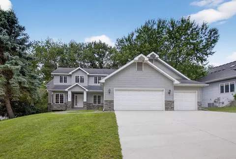 2032 Fox Valley Dr SW, Rochester, MN 55902