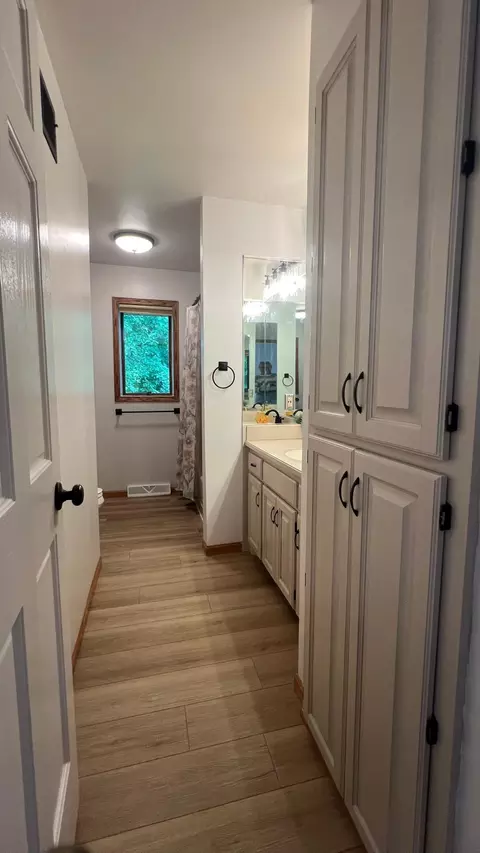 Bath - 7352 Ahles Rd, Saint Cloud, MN 56301 photo 2 of 5