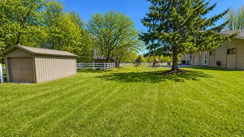 Exterior - 7352 Ahles Rd, Saint Cloud, MN 56301 photo 4 of 7