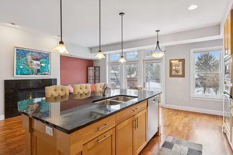1060 Grand Ave #204, Saint Paul, MN 55105