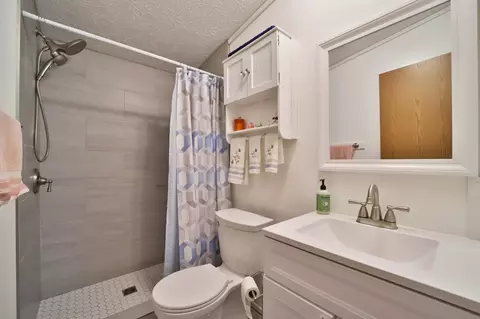 Bath - 2188 E Five Point Lake Dr NW, Hackensack, MN 56452 photo 2 of 2