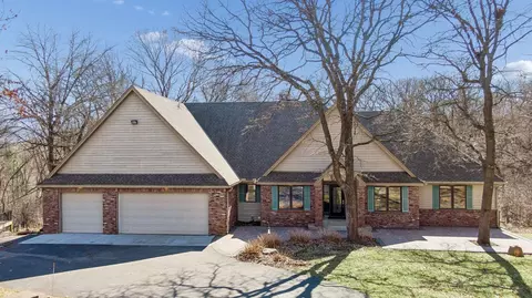 9440 Abigail Ct, Inver Grove Heights, MN 55077