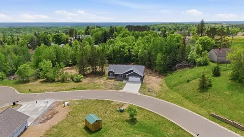 912 Carter Cir, Eveleth, MN 55734