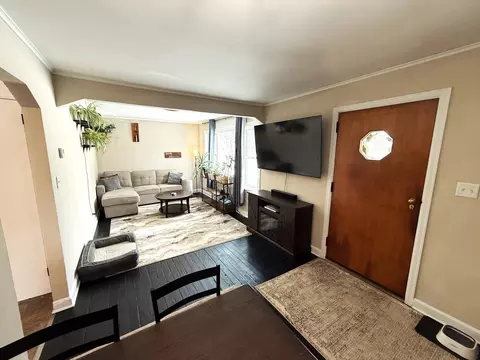 Entry Way - 118 Vassar St, Duluth, MN 55803 photo 1 of 1