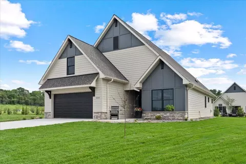 2225 Sharon Ln, Hudson, WI 54016