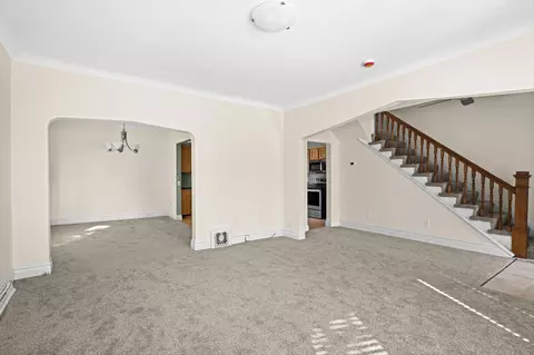 Living - 4723 W 6th St, Duluth, MN 55807 photo 2 of 4