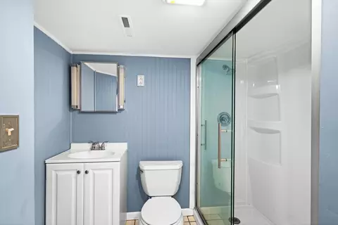 Bath - 4723 W 6th St, Duluth, MN 55807 photo 2 of 3