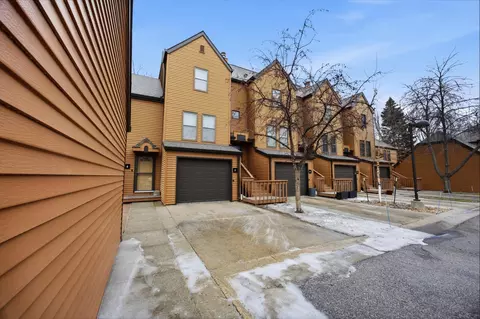 1415 W Gateway Cir S #5, Fargo, ND 58103