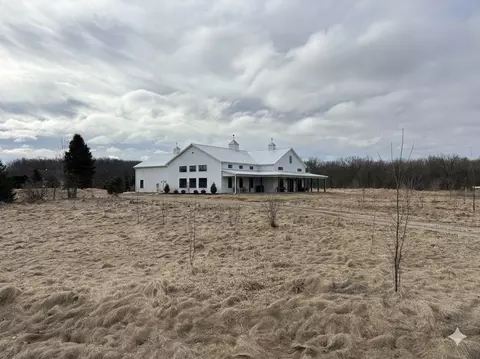 196 Nn 346th, Taylors Falls, MN 55084