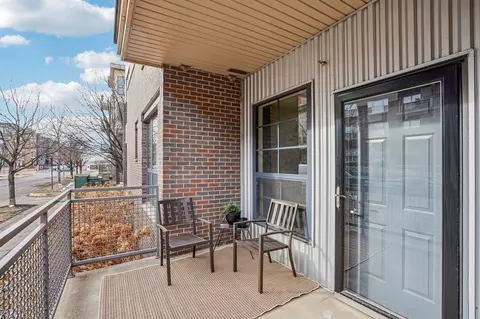825 Berry St #106, Saint Paul, MN 55114