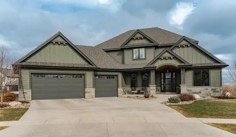 5044 Riley Ln SW, Rochester, MN 55902