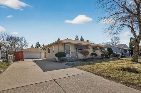 2724 Mcknight Rd N, North Saint Paul, MN 55109