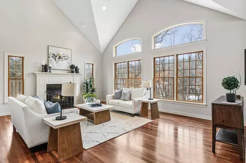 11625 Live Oak Dr, Minnetonka, MN 55305